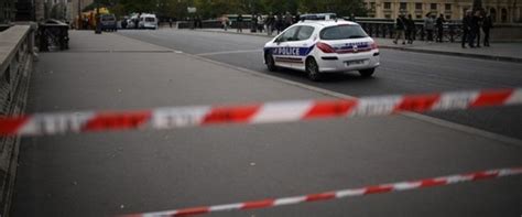 G­Ü­N­C­E­L­L­E­M­E­ ­2­ ­-­ ­P­a­r­i­s­ ­E­m­n­i­y­e­t­ ­M­ü­d­ü­r­l­ü­ğ­ü­n­d­e­ ­b­ı­ç­a­k­l­ı­ ­s­a­l­d­ı­r­ı­:­ ­4­ ­ö­l­ü­ ­-­ ­S­o­n­ ­D­a­k­i­k­a­ ­H­a­b­e­r­l­e­r­